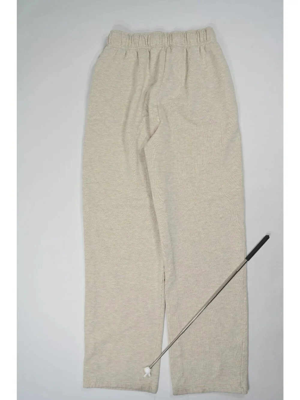 ALO Yoga Accolade Straight Leg Sweatpant in Oatmeal Heather